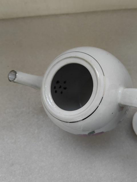 古玩陶瓷釉下彩花卉紋茶壺拍賣,當(dāng)前價格298元