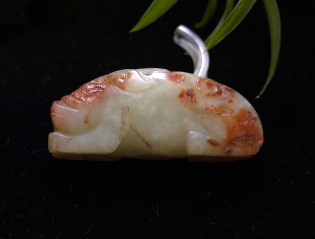 古玩玉器明打底和田玉雕“瑞獸”拍賣,當前價格26000元