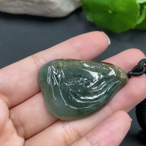 古玩玉器90天然翡翠雕刻悟道題材掛件拍賣,當前價格168元