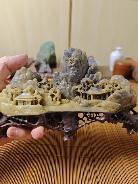 古玩雜項(xiàng)創(chuàng)匯青田石山子拍賣，當(dāng)前價(jià)格1580元