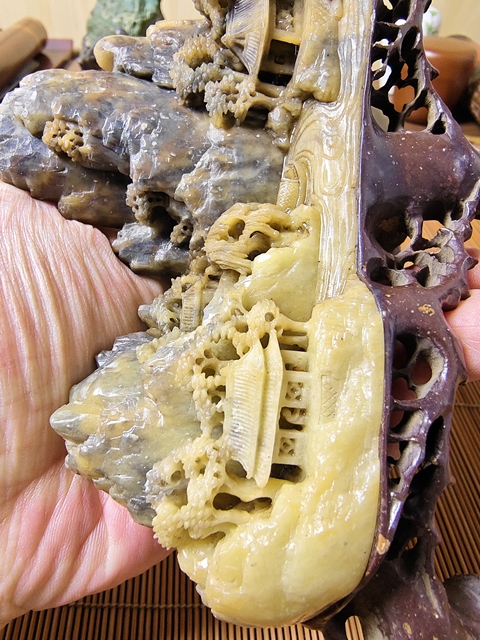 古玩雜項(xiàng)創(chuàng)匯青田石山子拍賣，當(dāng)前價(jià)格1580元