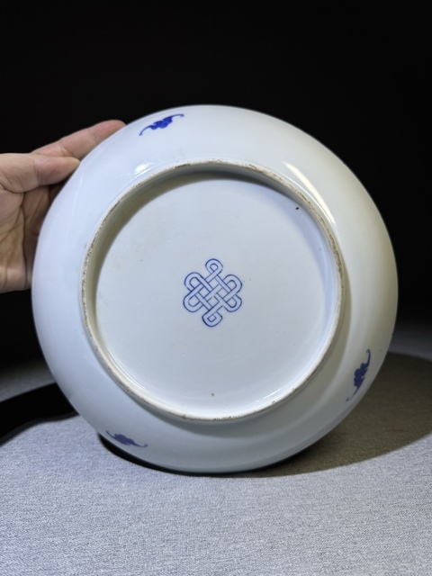 古玩陶瓷清代中期細路青花瓜蝶連綿青花盤拍賣,當前價格4800元