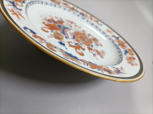 古玩陶瓷清早期藍料墨彩礬紅描金花卉紋盤拍賣，當前價格1980元