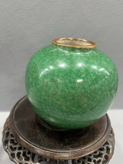 古玩陶瓷綠哥釉水盂拍賣(mài)，當(dāng)前價(jià)格6500元