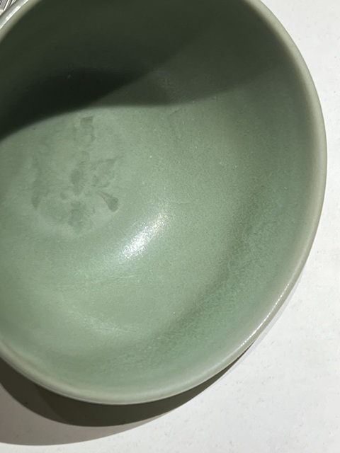 古玩陶瓷元代·龍泉青瓷花卉紋茶碗拍賣,當前價格20000元