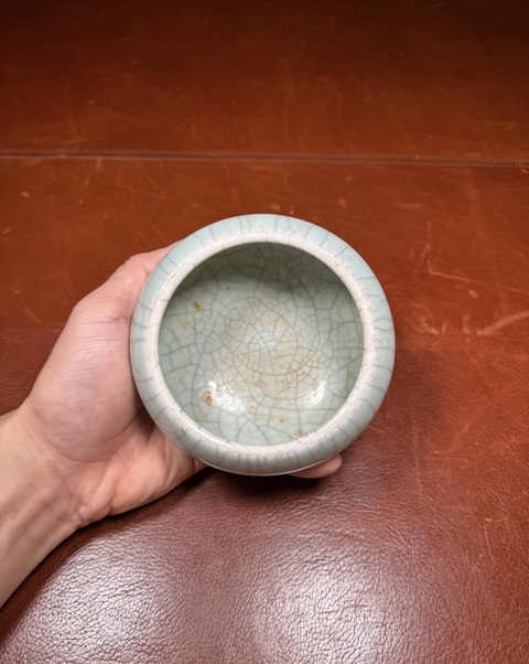 古玩陶瓷清早期官釉三足爐拍賣,當前價格42000元