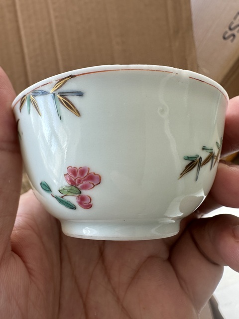 古玩陶瓷粉彩洞石花卉紋杯碟拍賣，當前價格2800元
