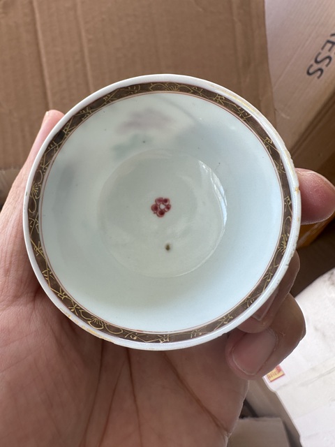 古玩陶瓷粉彩洞石花卉紋杯碟拍賣，當前價格2800元