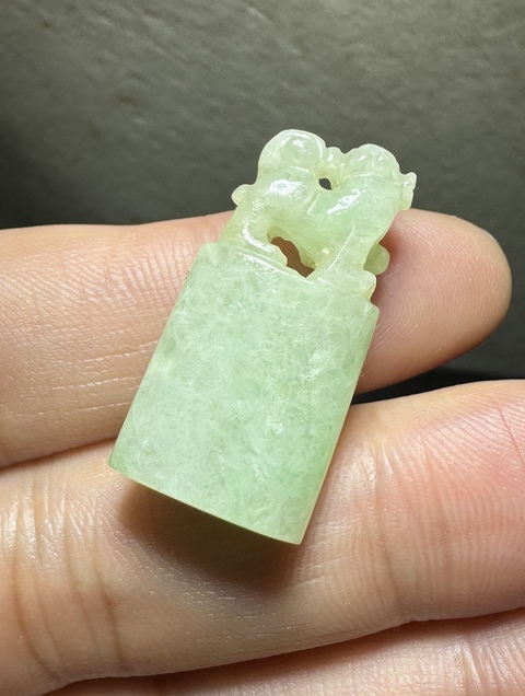 古玩玉器創匯期翡翠獸鈕章料拍賣，當前價格980元