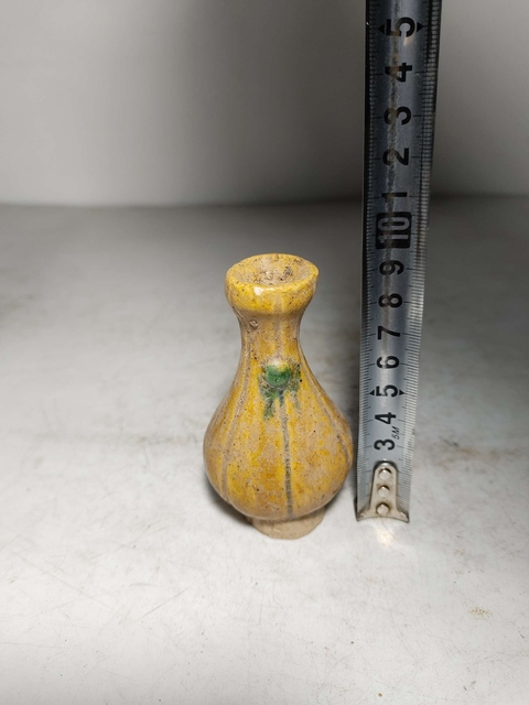 古玩陶瓷明代三彩小凈瓶拍賣,當前價格368元