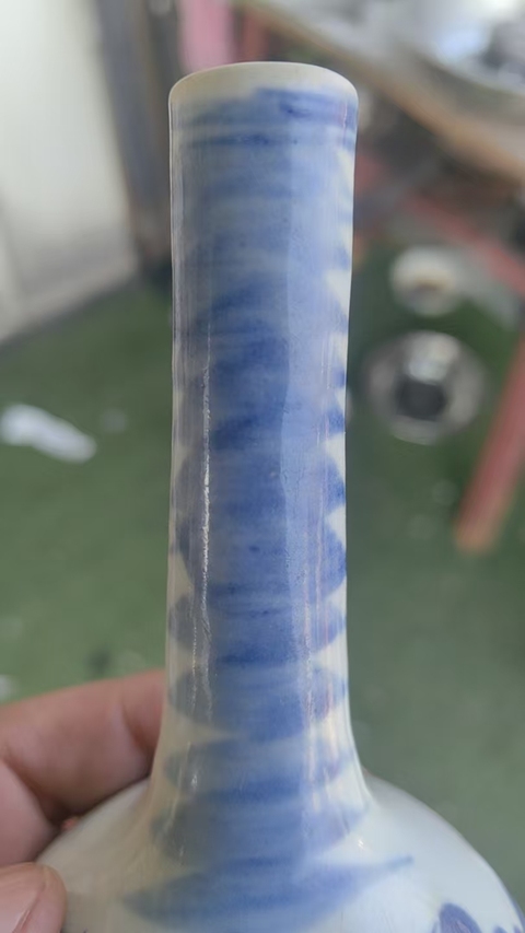 古玩陶瓷青花山水人物紋長頸瓶拍賣,當前價格1680元