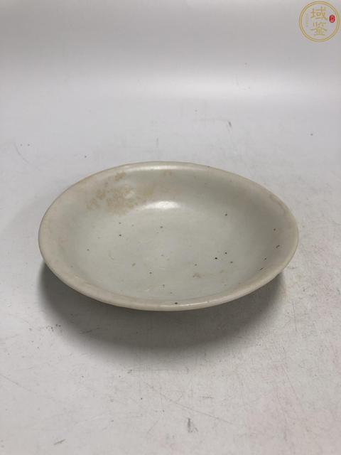 古玩陶瓷明代白釉盤拍賣，當(dāng)前價(jià)格2500元