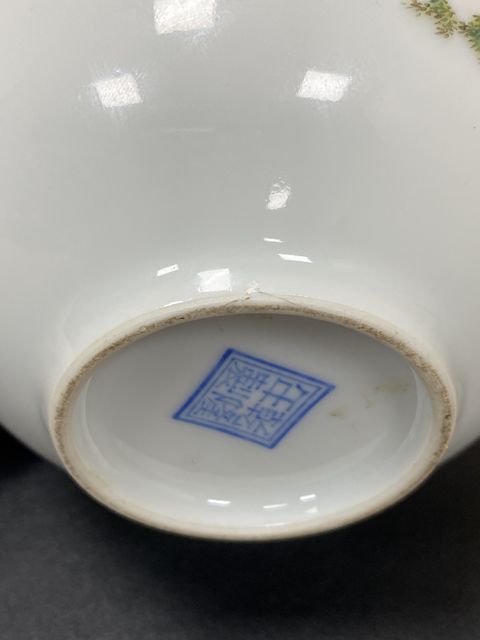 古玩陶瓷【2025精品琺瑯彩】乾隆大閱圖人物紋蒜頭瓶拍賣,當前價格198000元