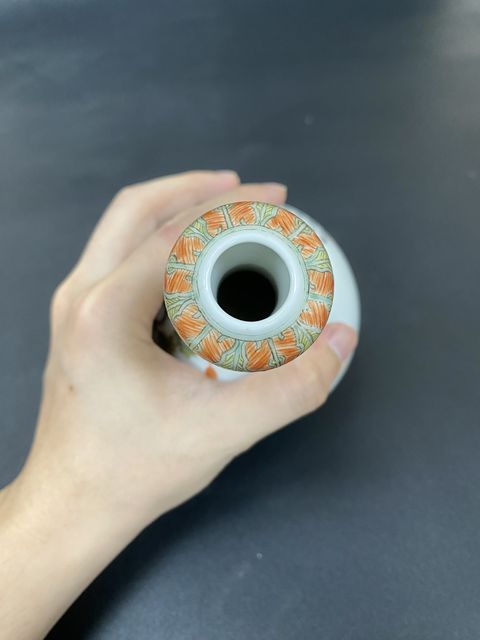 古玩陶瓷【2025精品琺瑯彩】乾隆大閱圖人物紋蒜頭瓶拍賣,當前價格198000元