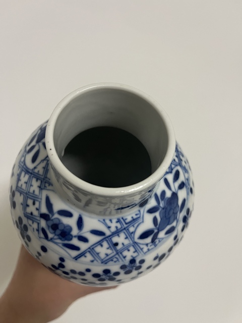 古玩陶瓷青花瓶拍賣,當(dāng)前價(jià)格3000元