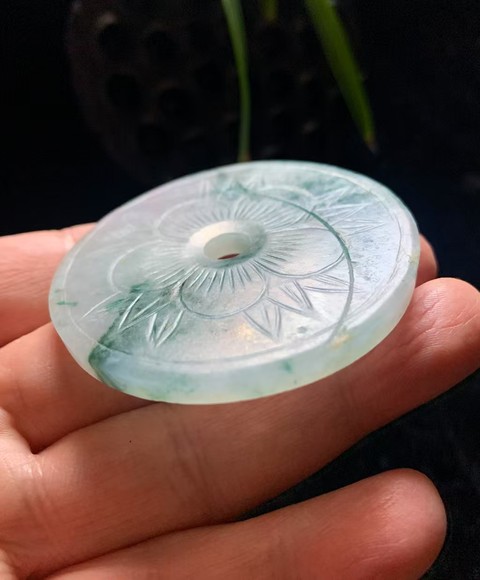 古玩玉器清代翡翠雕“花卉紋璧”拍賣，當前價格4500元