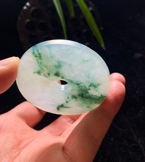 古玩玉器清代翡翠雕“花卉紋璧”拍賣，當前價格4500元