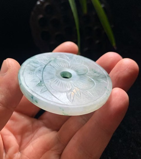 古玩玉器清代翡翠雕“花卉紋璧”拍賣，當前價格4500元