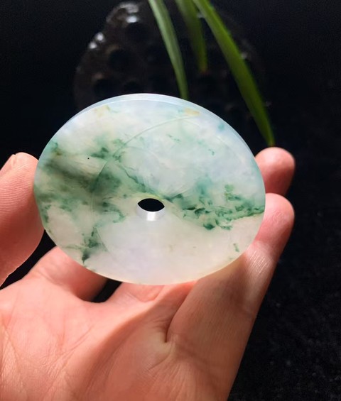 古玩玉器清代翡翠雕“花卉紋璧”拍賣，當前價格4500元