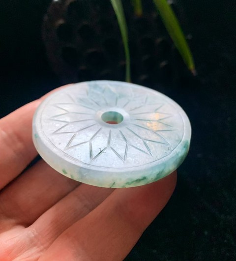 古玩玉器清代翡翠雕“花卉紋璧”拍賣，當前價格4500元