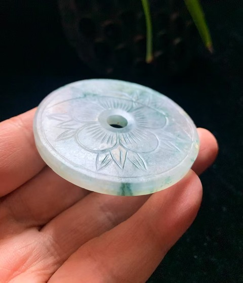 古玩玉器清代翡翠雕“花卉紋璧”拍賣，當前價格4500元