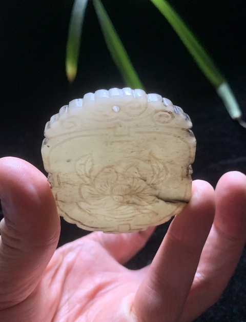 古玩玉器清代和田玉雕“花卉紋牌”拍賣，當前價格11000元