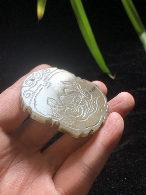 古玩玉器清代和田玉雕“花卉紋牌”拍賣，當前價格11000元