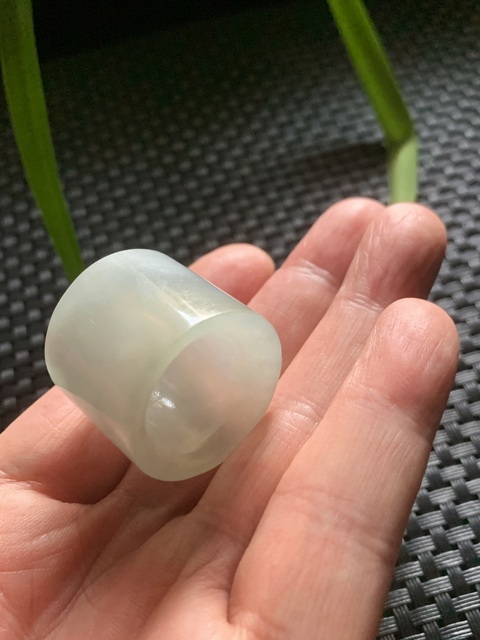 古玩玉器清代翡翠雕“素紋扳指”拍賣,當前價格7000元