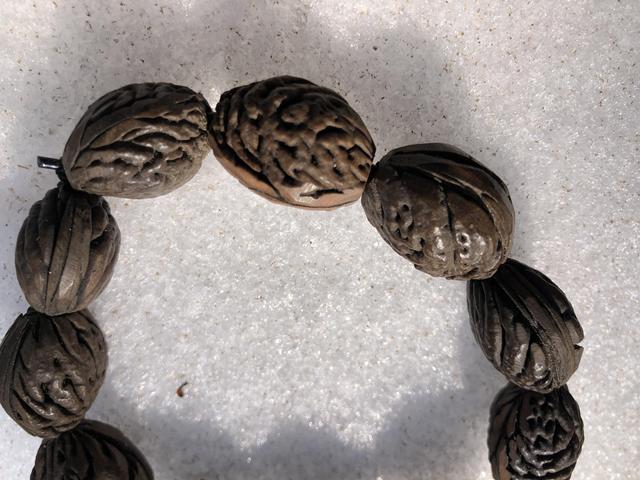 古玩雜項宋代.桃核串(已碳化) 推薦理由:幾千年來最爭議的辟邪之物拍賣,當前價格0元