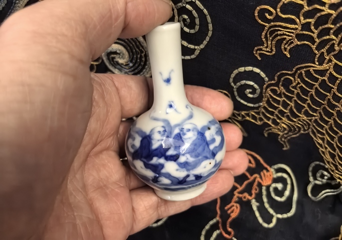 古玩陶瓷康熙款青花(和合二仙)小天球瓶拍賣,當前價格6888元