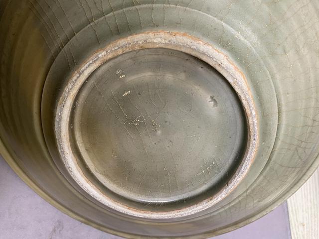 古玩陶瓷龍泉青瓷折沿盤拍賣,當前價格7800元