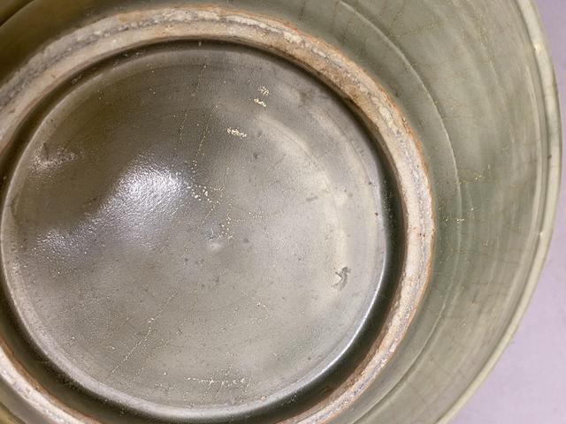 古玩陶瓷龍泉青瓷折沿盤拍賣,當前價格7800元