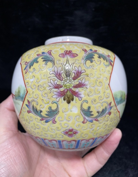 古玩陶瓷黃地粉彩開光教子圖茶葉罐拍賣，當前價格748元