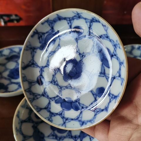 古玩陶瓷盛惠【7件一起】民國青花冰梅小碟7件一起拍賣,當前價格360元