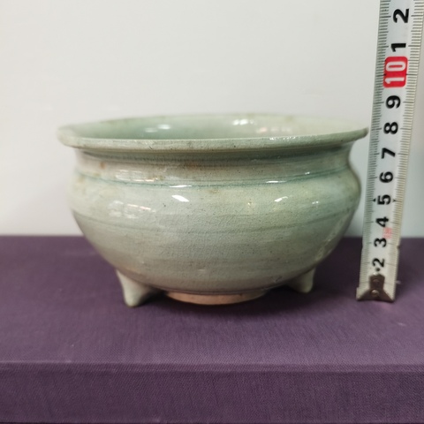 古玩陶瓷明代龍泉青瓷三足爐拍賣,當前價格1600元