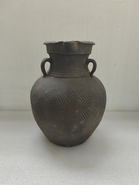 古玩陶瓷褐釉席紋花澆拍賣,當(dāng)前價(jià)格298元