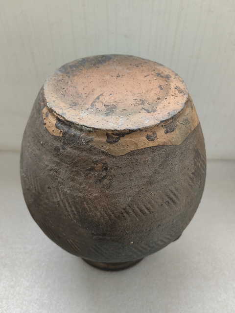 古玩陶瓷褐釉席紋花澆拍賣,當(dāng)前價(jià)格298元