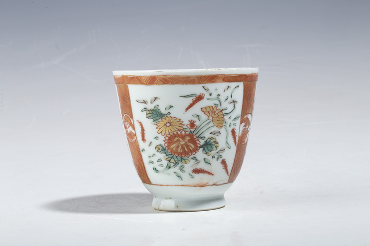 清康熙·五彩花卉紋鈴鐺杯拍賣(mài)，當(dāng)前價(jià)格3200元