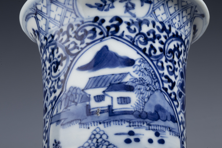 古玩陶瓷晚清·青花纏枝蓮開窗山水樓閣紋琵琶尊拍賣，當前價格6800元