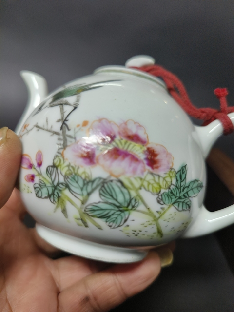 古玩陶瓷粉彩花鳥紋壺拍賣，當前價格1000元