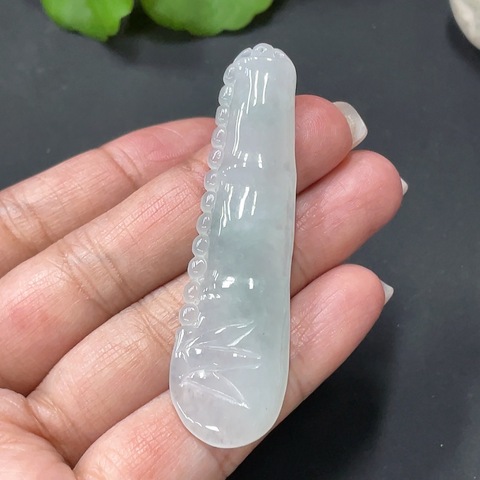 古玩玉器105天然翡翠竹節題材掛件拍賣，當前價格98元