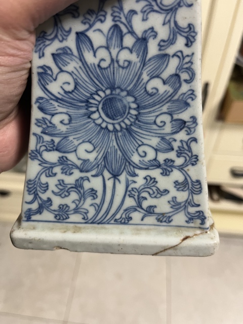 古玩陶瓷花卉紋青花四方花觚拍賣,當前價格5000元