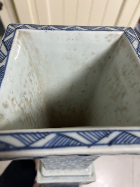 古玩陶瓷花卉紋青花四方花觚拍賣,當前價格5000元