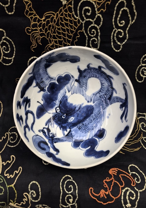 雍正青花過墻龍紋碗拍賣，當前價格7888元