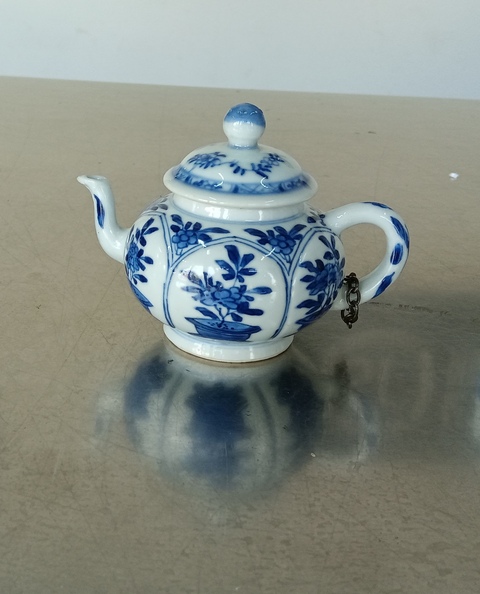 古玩陶瓷康熙青花花卉紋執(zhí)壺拍賣，當前價格5800元