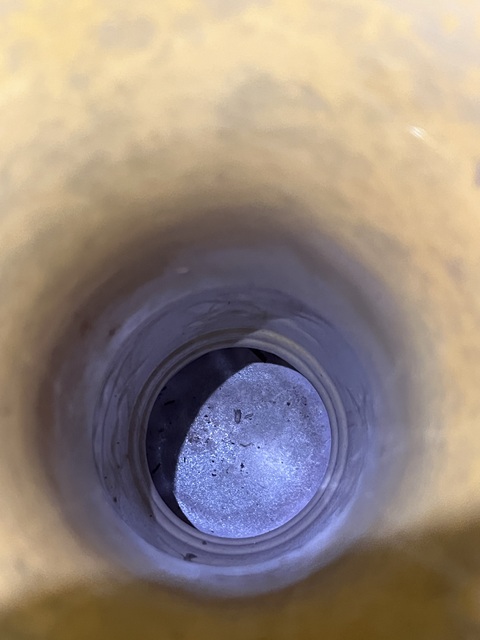 古玩陶瓷清黃地素三彩貼塑夔龍紋花觚拍賣,當前價格8000元