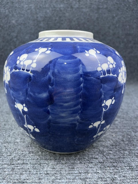 古玩陶瓷青花留白冰梅紋蓋罐拍賣,當前價格1388元