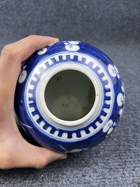 古玩陶瓷青花留白冰梅罐拍賣，當前價格999元