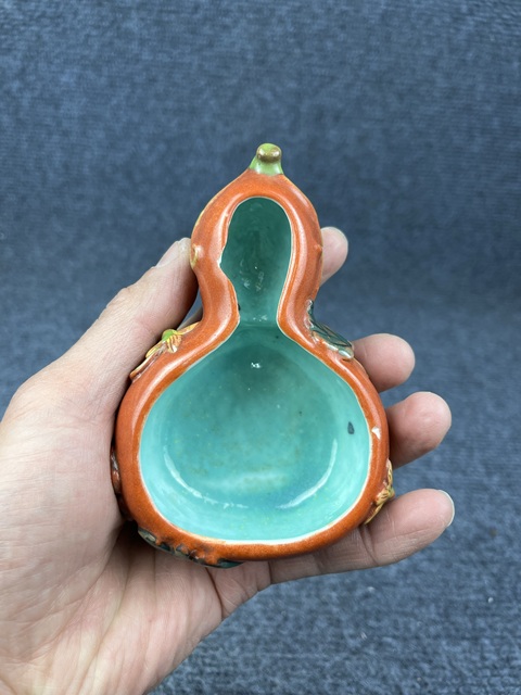 古玩陶瓷內(nèi)松石綠釉外**紅葫蘆型水盂拍賣,當(dāng)前價(jià)格2988元