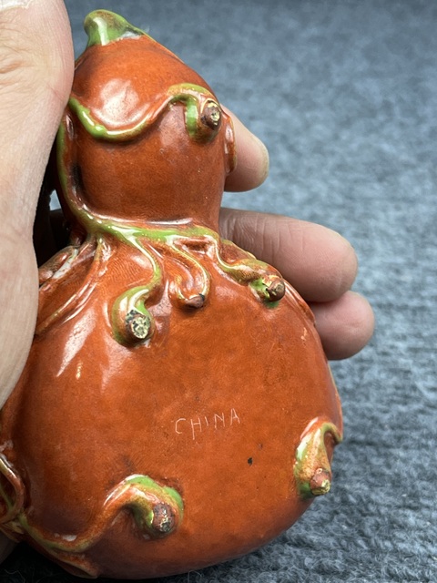 古玩陶瓷內(nèi)松石綠釉外**紅葫蘆型水盂拍賣,當(dāng)前價(jià)格2988元
